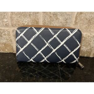 Thirty One 31 All About The Benjamins Large Wallet Dash of Plaid Wristlet Strap